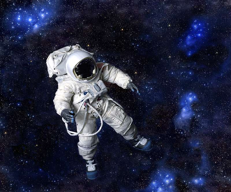 Astronaut fliegt.jpg
